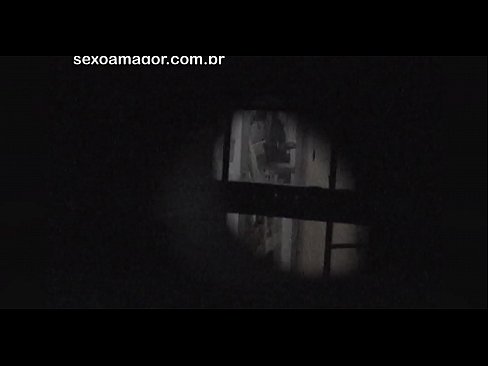 ❤️ Blondie filmohet fshehurazi nga një soditës i lagjes i fshehur pas tullave të zbrazëta ❤❌ Video qij në pornografi sq.91sexy.top ️❤